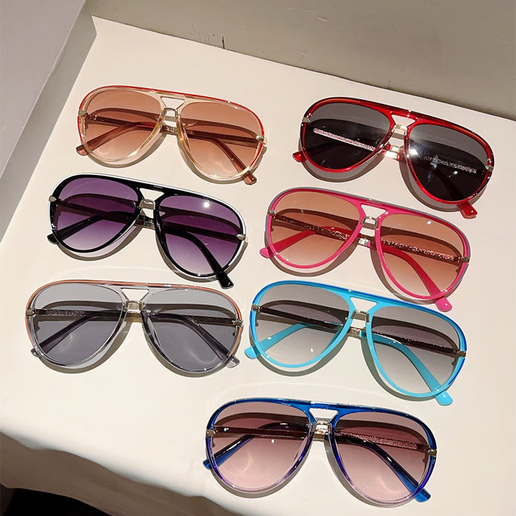 Vintage Pilot Sunglasses for Men & Women – Gradient Lens Retro Eyewear