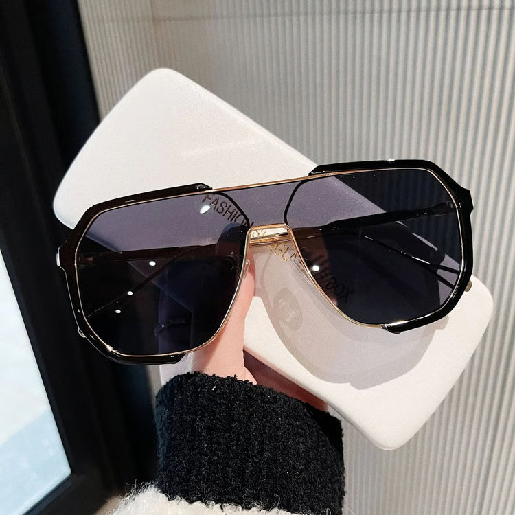 Oversized One-Piece Shield Sunglasses – UV400 Fashion Eyewear