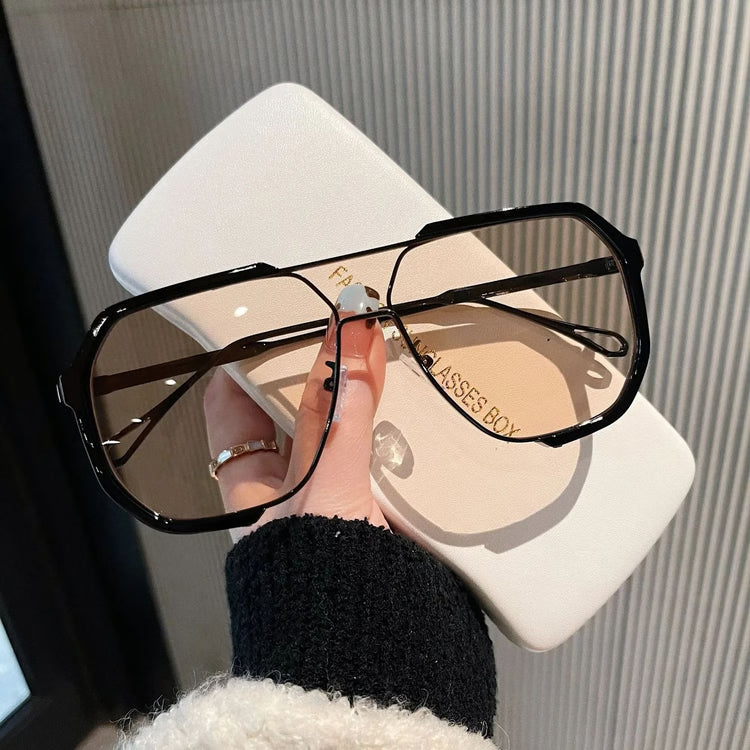 Oversized One-Piece Shield Sunglasses – UV400 Fashion Eyewear